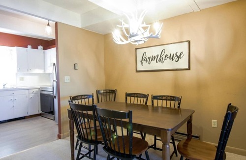 Stratton Mountain House | Location off Stratton Mt Rd! Spacious Pet & Family Friendly Townhouse: 5 BR/3BA