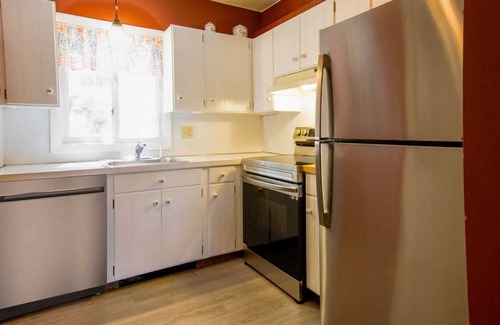 Stratton Mountain House | Location off Stratton Mt Rd! Spacious Pet & Family Friendly Townhouse: 5 BR/3BA