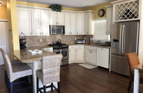 North End House | LOCATION-PRIME: Steps away from the Boardwalk & BEACH
