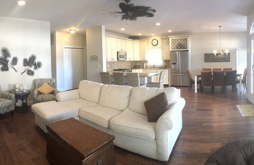 North End House | LOCATION-PRIME: Steps away from the Boardwalk & BEACH