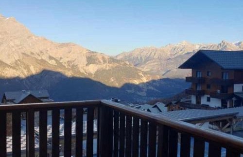 Puy-Saint-Vincent Apartment | Location saisonnière 3 pièces à Puy-Saint-Vincent, 6 personnes, proche pistes, piscine, parking inclus - FR-1-504-599