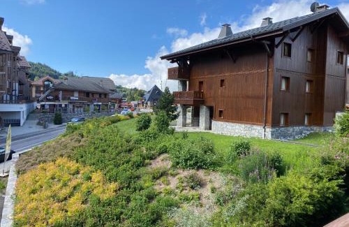 Les Carroz-d'Araches Apartment | Location studio plein centre Les Carroz