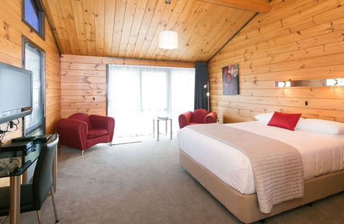 New Plymouth Hotel | Lockwood Manor Motel