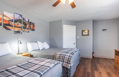 Yantis House | Lodge #1 with Game Room, Pool Table, and Outside Kitchen