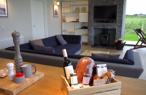 John O'Groats House | Lodge 21 - 3 Bed Sea-View - a john o'groat that sleeps 6 guests in 3 bedrooms