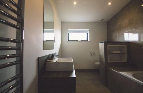 John O'Groats House | Lodge 21 - 3 Bed Sea-View - a john o'groat that sleeps 6 guests in 3 bedrooms