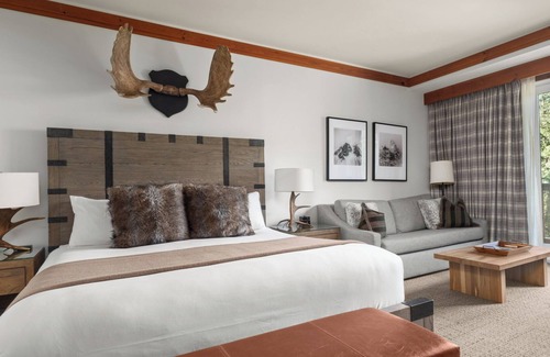 Stowe Area Cabin | Lodge At Spruce Peak Studio Third Floor Newly Renovated Great Spruce Peak Views Sleeps 4
