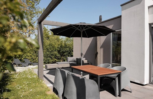 Breskens Ski Chalet | Lodge in Zeebad near the Beach