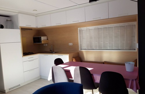 Damgan Cottage | Lodging located 700m from the sea and 500m from the town center.