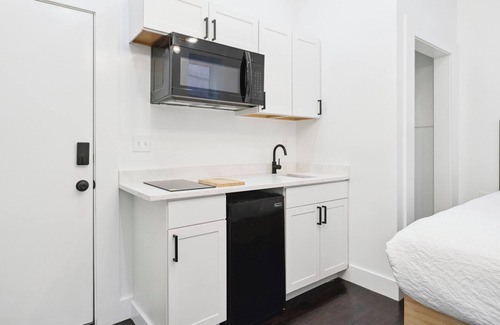 West Philadelphia Apartment | Lodgyy - Chic & comfortable Double-bed Suite