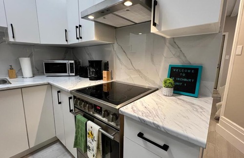 Strathcona Apartment | Loft Apartment #1 in Hamilton, Queen Bed, Sleeps 4