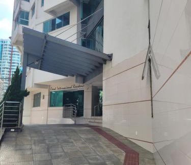 Pioneiros Apartment | Loft beira-mar/piscina e com estacionamento