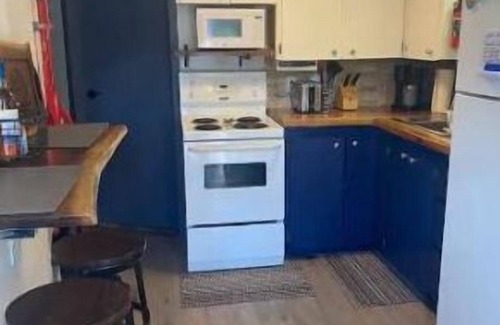 Sauble Beach Cottage | Loft Cottage-Steps to the Beach