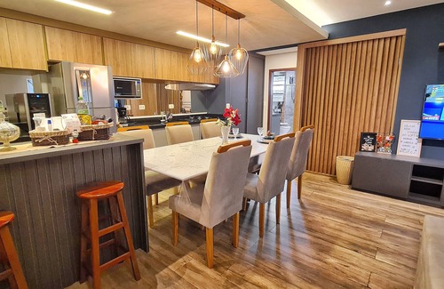 Vila Iara Apartment | Loft Lindo com Ar Condic, WIFI, Perto de Capivari