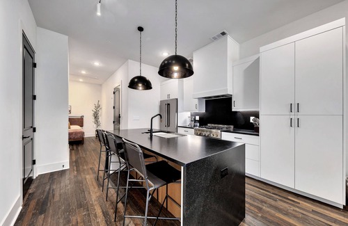 Castleberry Hill Apartment | Loft Style Spacious Lux Apt 102, sleeps 6