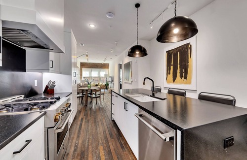 Castleberry Hill Apartment | Loft Style Spacious Lux Apt 102, sleeps 6