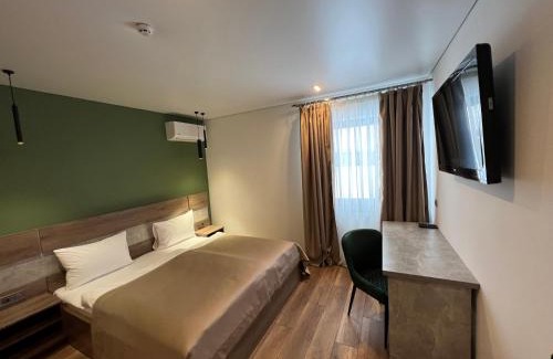 Serednye Hotel | Loft wood