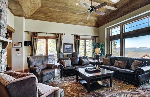 Woodmoor House | Lofty Fox Villa Townhouse