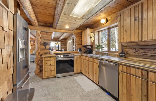 Three Rivers Cabin | Log Cabin Bliss! Views, Acres & Easy Access