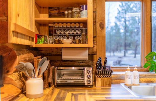 Three Rivers Cabin | Log Cabin Bliss! Views, Acres & Easy Access