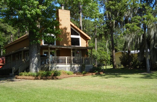 Cordele House | Log Cabin Home * Fantastic Sunsets! * Private Boat Ramp * Big Water * Fiber Wifi