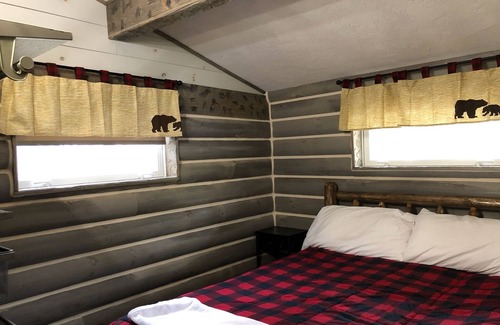 Tomahawk Resort | Log Cabin on Lake Alice & ATV/UTV Trails, Big Bear 3-Bedroom