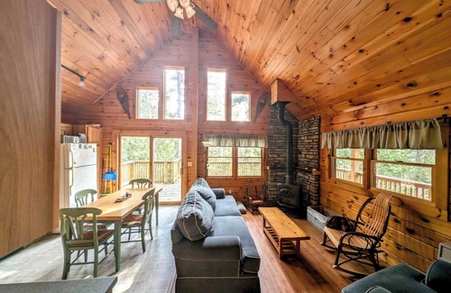 Sullivan House | Log Cabin on Saltwater Cove