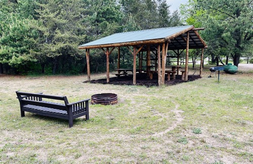 Thompsonville House | Log Cabin. Only minutes from Crystal Mountain!