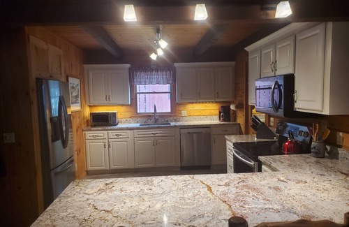 Beaver Cove Cabin | Log Cabin right on Moosehead Lake