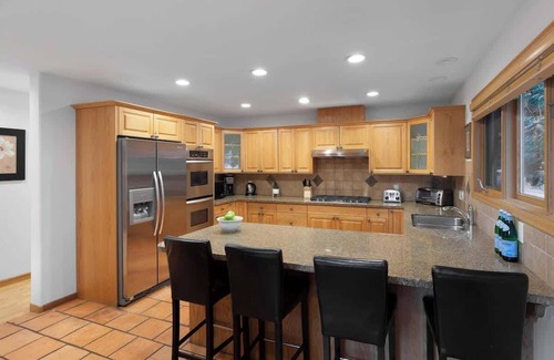 Blueberry Hill House | Log Home, Free Village Parking! Hot Tub, Fireplace