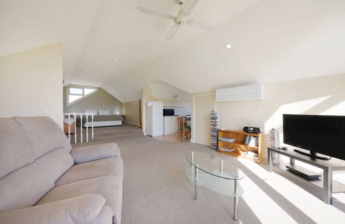 Warrnambool Apartment | Logans Beach Apartments - The Loft