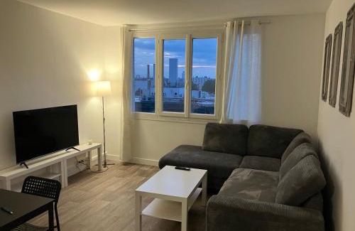 Pantin Apartment | Logement spacieux à 15min de Paris - Free parking - Free wifi