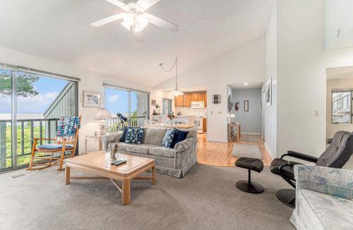Maple City Apartment | Loggers Run, Unit 42