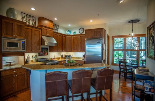 Burnsville Villa | Logging Horse Landing- Private Club Access