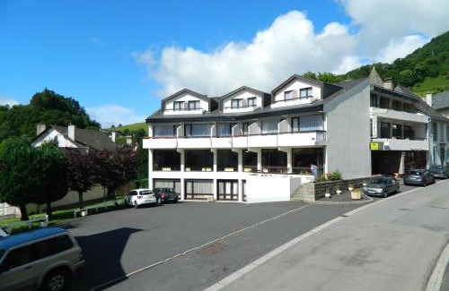 Thiezac Hotel | Logis Hôtel L'Elancèze
