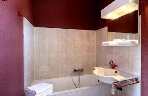 Chateauneuf-du-Rhone Hotel | Logis Hôtel Le Mistral - Restaurant - Montélimar sud