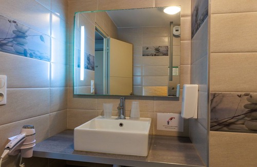 La Rochelle Hotel | Logis Hôtel Le Rochelois