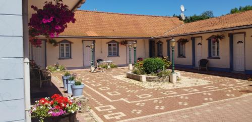 Rang-du-Fliers Hotel | LOGIS - Hôtel & restaurant "L'envie des mets"