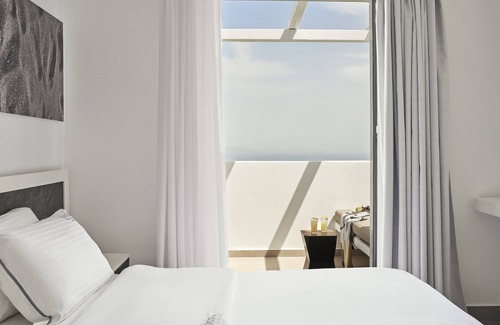 Fira Hotel | Loizos Stylish Residences