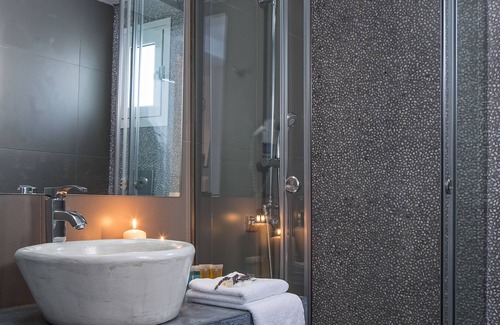 Fira Hotel | Loizos Stylish Residences