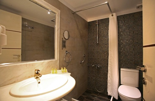 Fira Hotel | Loizos Stylish Residences