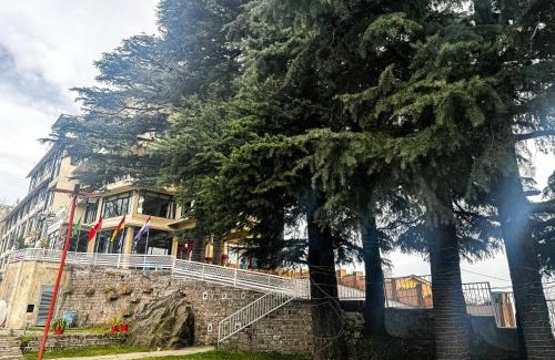 Murree Hotel | LOKAL Rooms x Murree Valley View