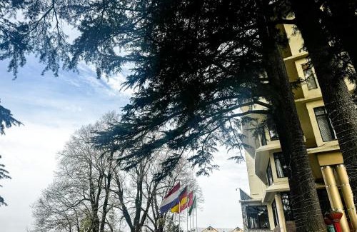 Murree Hotel | LOKAL Rooms x Murree Valley View