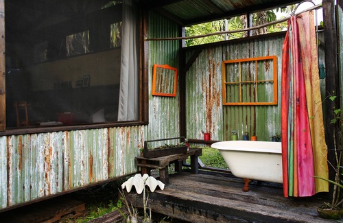 Waa Waa House | Loloma Jungle Cottage near Ocean