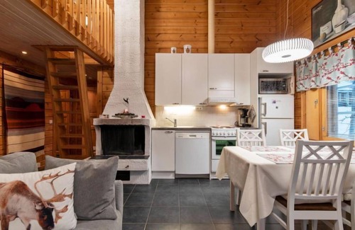 Yllasjarvi House | Lomaylläs Maja, Palovaarankaarre 6 A by Interhome