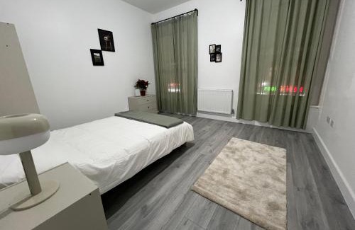 Highbury House | London Comfort Stay