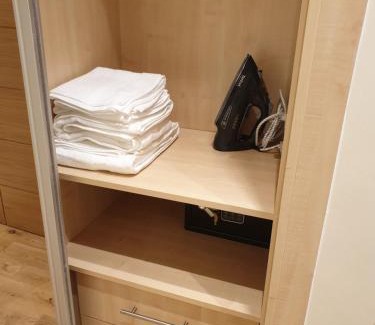 Valentines Apartment | London Luxury Apartments 5 min walk from Ilford Station, with FREE PARKING FREE WIFI