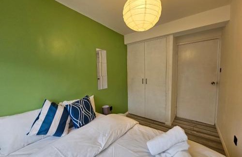 Bow House | London Mile End Rooms
