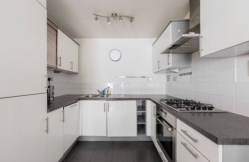 Stratford Apartment | London Oasis Apartment