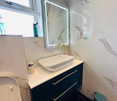Whitton House | London Twickenham stadium room C